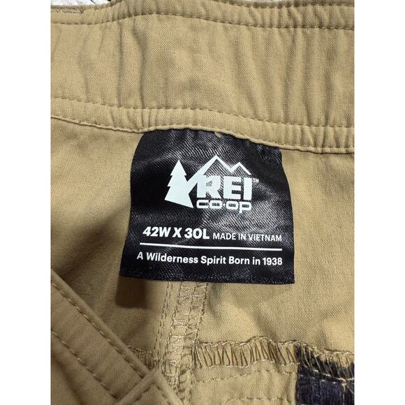 REI Co-Op Convertible Hiking Pants Performance Cargo Active Mens Sz 42 x 30 Tan - Picture 2 of 11
